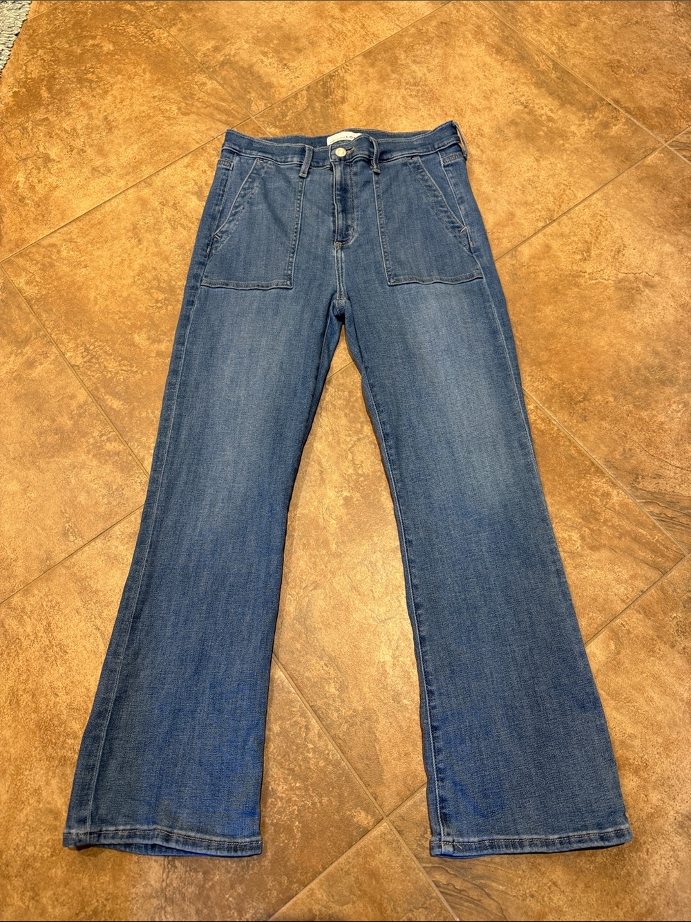 LOFT The Kick Crop Jean with Front Patch Pocket in 8/29